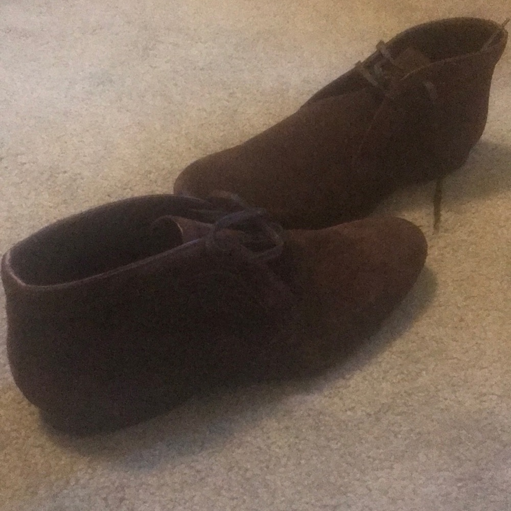 Louis Vuitton Chukka Boots - Picture 2 of 3